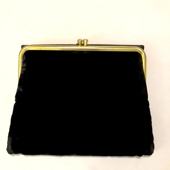 Vintage 1940’s Black Velvet Clutch Bag - Picture 2 of 3